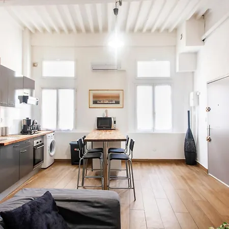 Grand Appartement, Plein Centre * La Ciotat